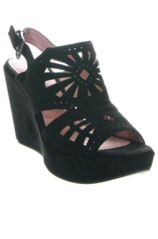 Sandalen Chattawak, Größe 37, Farbe Schwarz, Preis 61,99 €