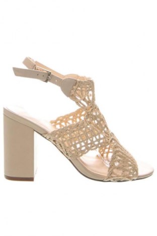 Сандали Mohito, Размер 36, Цвят Бежов, Цена 51,00 лв.