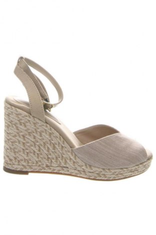 Сандали Tommy Hilfiger, Размер 39, Цвят Бежов, Цена 127,99 лв.