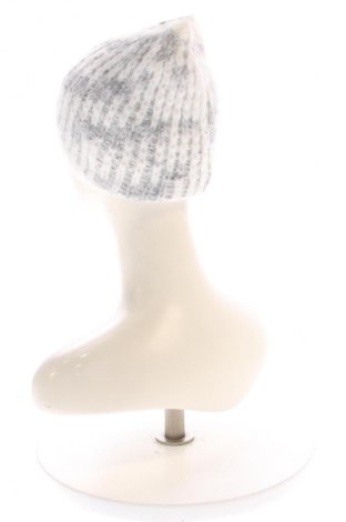 Căciulă Reserved, Culoare Alb, Preț 55,30 Lei