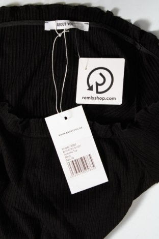 Γυναικεία μπλούζα About You, Μέγεθος S, Χρώμα Μαύρο, Τιμή 5,16 €