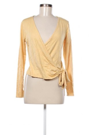 Дамска блуза Gina Tricot, Размер M, Цвят Жълт, Цена 3,60 лв.