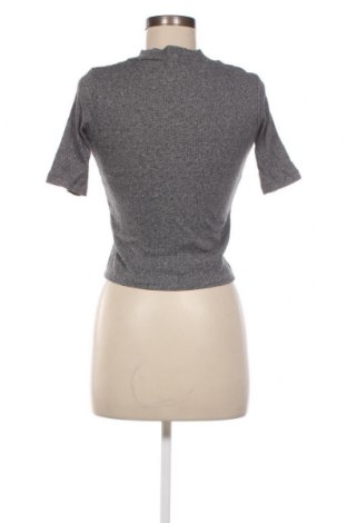 Дамска блуза H&M Divided, Размер XS, Цвят Сив, Цена 19,00 лв.
