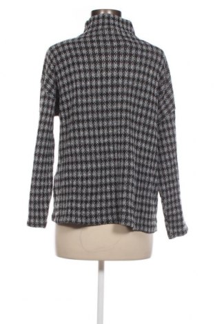 Damen Shirt Pull&Bear, Größe M, Farbe Mehrfarbig, Preis 1,85 €