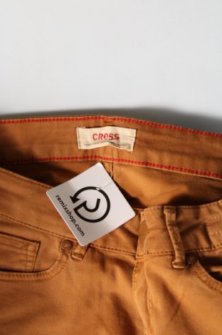Dámske džínsy  Cross, Veľkosť S, Farba Hnedá, Cena  2,79 €