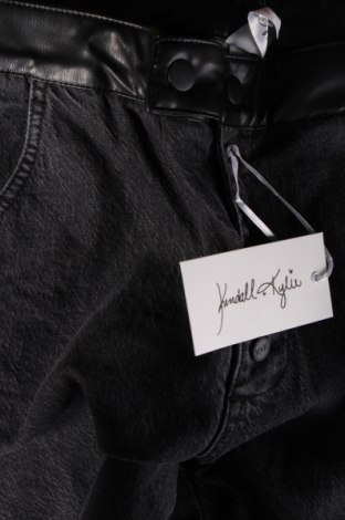 Γυναικείο Τζίν Kendall & Kylie, Μέγεθος L, Χρώμα Γκρί, Τιμή 4,98 €