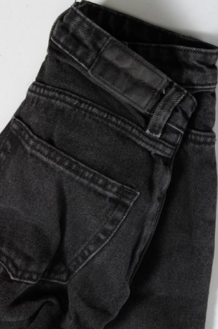 Damen Jeans Monki, Größe XS, Farbe Grau, Preis 3,13 €