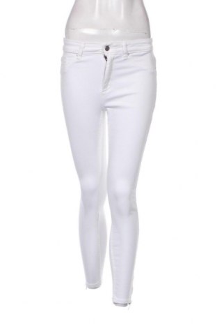 Γυναικείο Τζίν ONLY, Μέγεθος M, Χρώμα Λευκό, Τιμή 5,61 €