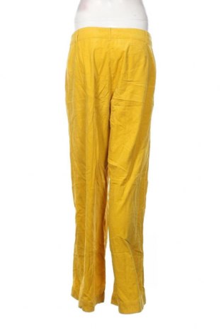 Pantaloni de velvet de femei CKS, Mărime M, Culoare Galben, Preț 161,18 Lei