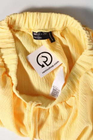 Γυναικείο κοντό παντελόνι ASOS, Μέγεθος M, Χρώμα Κίτρινο, Τιμή 3,71 €
