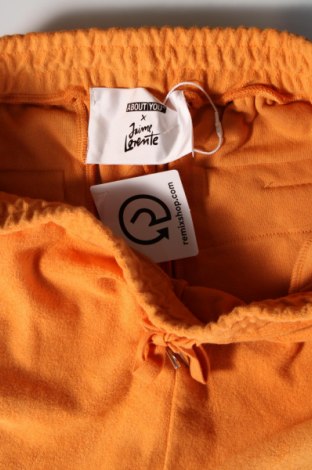 Дамски къс панталон About You, Размер M, Цвят Оранжев, Цена 10,40 лв.