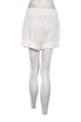 Дамски къс панталон Fashion Union, Размер S, Цвят Бял, Цена 7,92 лв.