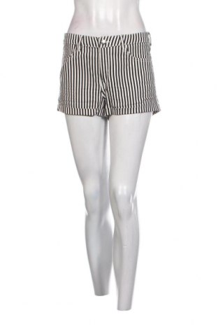 Дамски къс панталон H&M, Размер M, Цвят Многоцветен, Цена 4,56 лв.