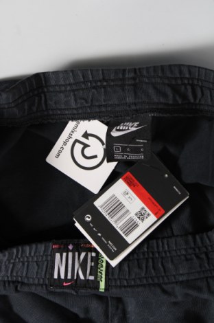 Дамски къс панталон Nike, Размер L, Цвят Син, Цена 34,56 лв.