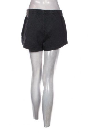 Γυναικείο κοντό παντελόνι Nike, Μέγεθος S, Χρώμα Μπλέ, Τιμή 13,73 €