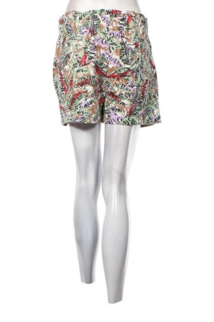 Дамски къс панталон Noisy May, Размер M, Цвят Многоцветен, Цена 12,40 лв.