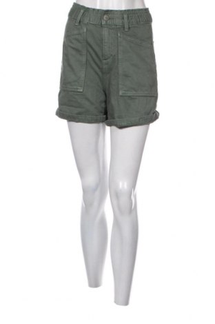 Дамски къс панталон Pull&Bear, Размер S, Цвят Зелен, Цена 11,78 лв.
