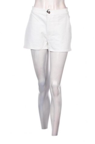 Γυναικείο κοντό παντελόνι Pull&Bear, Μέγεθος M, Χρώμα Λευκό, Τιμή 5,91 €