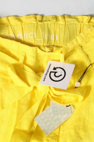 Дамски къс панталон Sandwich_, Размер M, Цвят Жълт, Цена 22,44 лв.