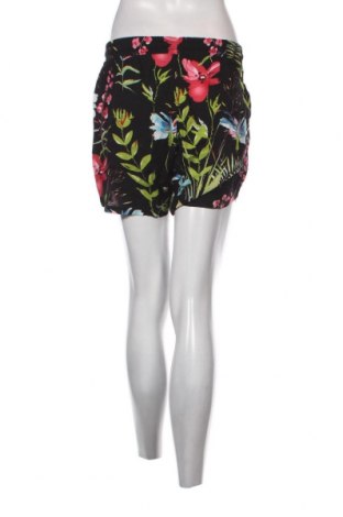 Γυναικείο κοντό παντελόνι Urban Classics, Μέγεθος XS, Χρώμα Μαύρο, Τιμή 20,62 €