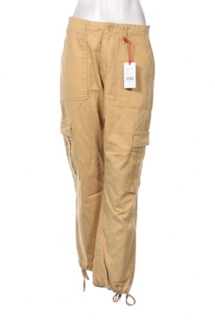 Дамски панталон BDG, Размер M, Цвят Бежов, Цена 13,92 лв.