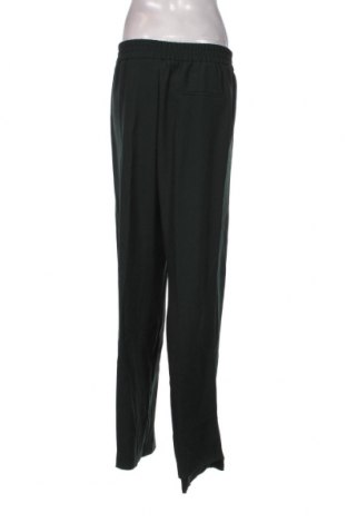 Дамски панталон BOSS, Размер M, Цвят Зелен, Цена 115,67 лв.