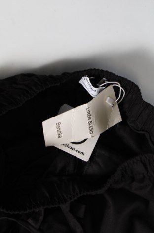 Γυναικείο παντελόνι Bershka, Μέγεθος S, Χρώμα Μαύρο, Τιμή 23,71 €