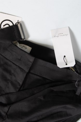 Γυναικείο παντελόνι Christian Berg, Μέγεθος M, Χρώμα Μαύρο, Τιμή 10,87 €
