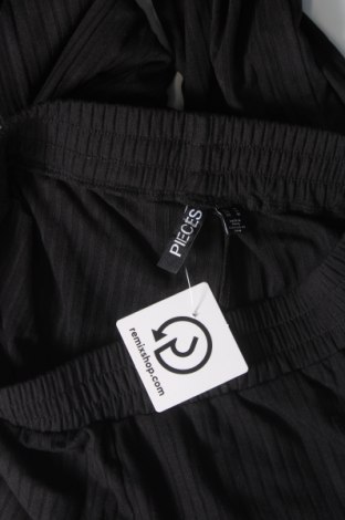 Дамски панталон Pieces, Размер M, Цвят Черен, Цена 12,96 лв.