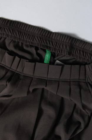 Pantaloni de femei United Colors Of Benetton, Mărime XS, Culoare Gri, Preț 95,39 Lei