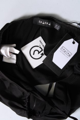 Γυναικείο αμάνικο μπλουζάκι Naanaa, Μέγεθος M, Χρώμα Μαύρο, Τιμή 3,14 €
