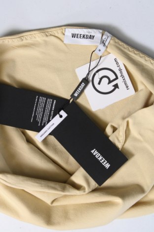 Γυναικείο αμάνικο μπλουζάκι Weekday, Μέγεθος M, Χρώμα  Μπέζ, Τιμή 10,82 €