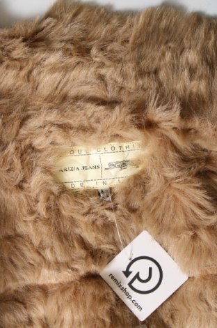 Дамско палто Krizia jeans, Размер L, Цвят Бежов, Цена 25,80 лв.