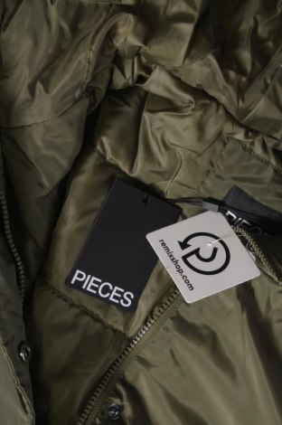 Дамско яке Pieces, Размер M, Цвят Зелен, Цена 35,26 лв.