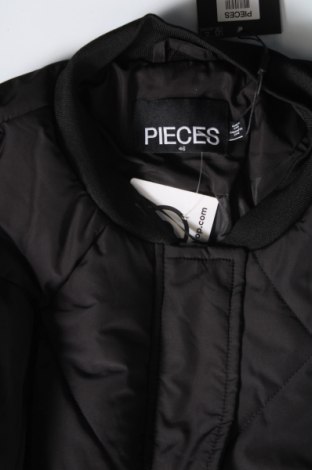Γυναικείο μπουφάν Pieces, Μέγεθος XL, Χρώμα Μαύρο, Τιμή 18,60 €