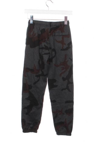 Kinder Sporthose Nike, Größe 8-9y/ 134-140 cm, Farbe Mehrfarbig, Preis € 23,66