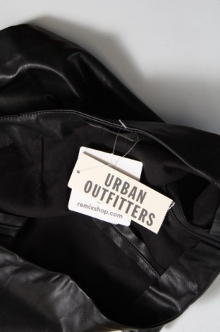 Кожена пола Urban Outfitters, Размер S, Цвят Черен, Цена 7,83 лв.
