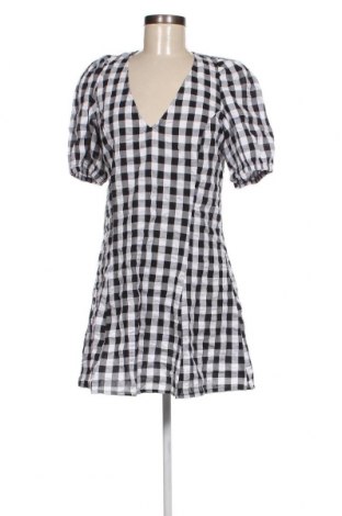 Kleid Monki, Größe M, Farbe Mehrfarbig, Preis 7,83 €