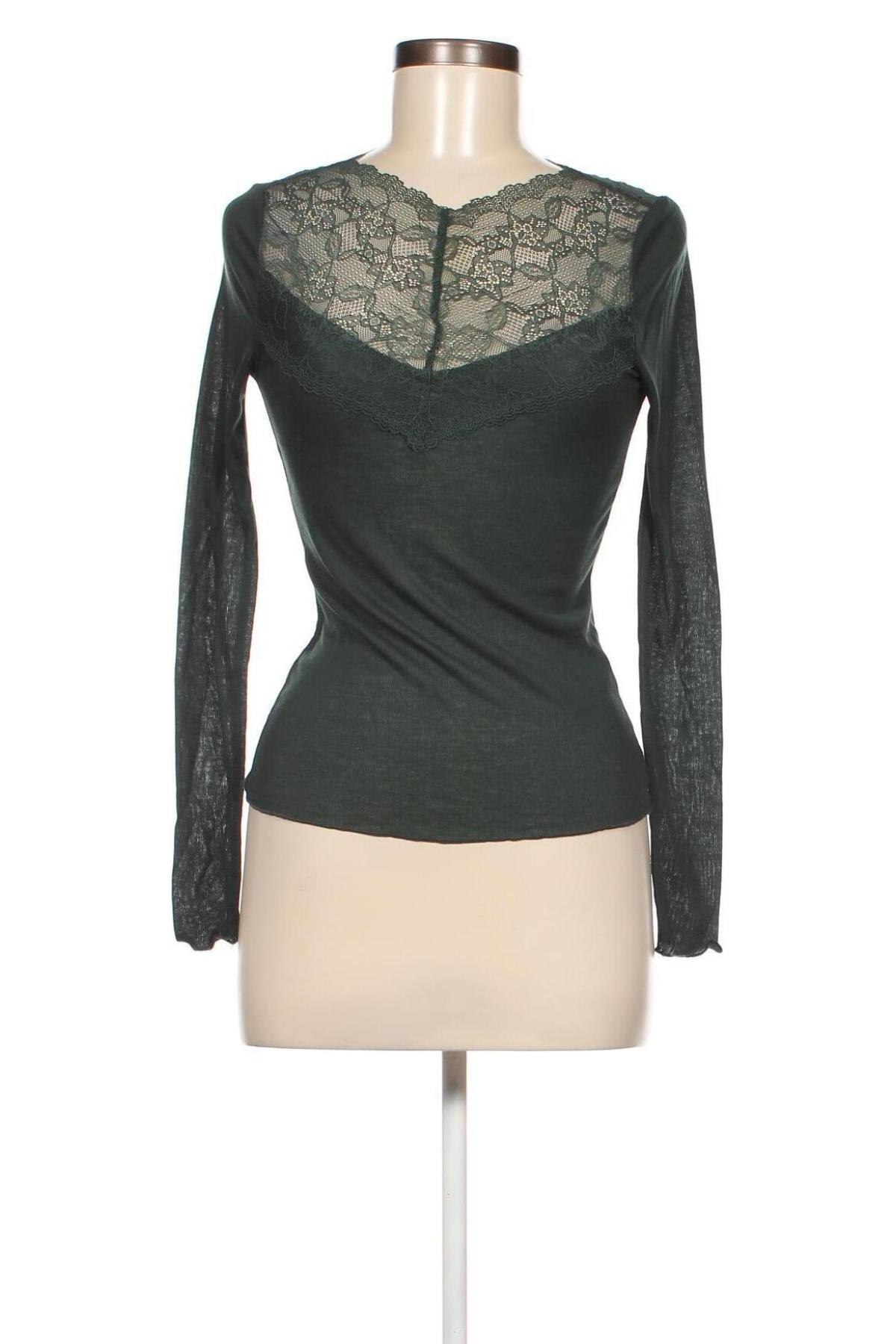 Дамска блуза Vero Moda, Размер XS, Цвят Зелен, Цена 9,60 лв.