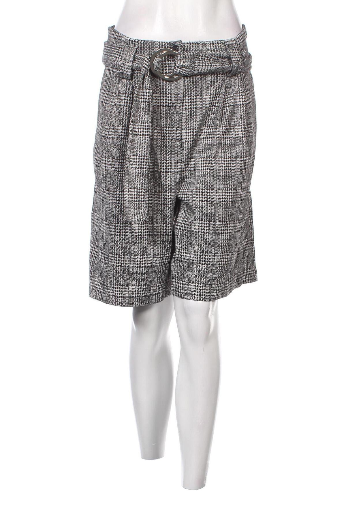 Pantaloni scurți de femei, Mărime M, Culoare Multicolor, Preț 13,75 Lei