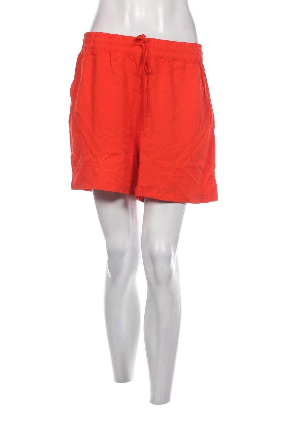 Дамски къс панталон B.Young, Размер L, Цвят Червен, Цена 54,00 лв.
