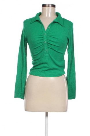 Damen Shirt Stradivarius, Größe M, Farbe Grün, Preis € 13,49