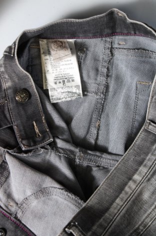 Damskie jeansy Diesel, Rozmiar XL, Kolor Szary, Cena 156,99 zł