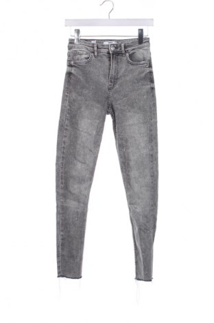 Damen Jeans Bershka, Größe S, Farbe Grau, Preis 9,99 €