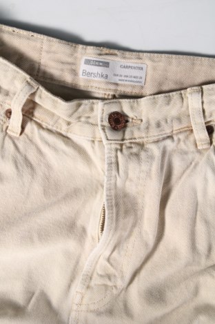 Γυναικείο Τζίν Bershka, Μέγεθος S, Χρώμα  Μπέζ, Τιμή 10,99 €