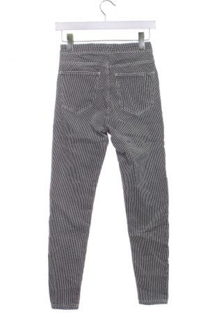 Damen Jeans Bershka, Größe S, Farbe Grau, Preis 10,49 €