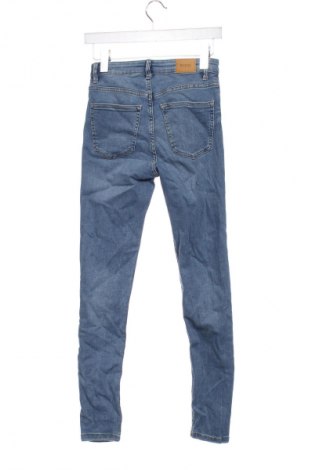 Damskie jeansy Bershka, Rozmiar S, Kolor Niebieski, Cena 92,99 zł