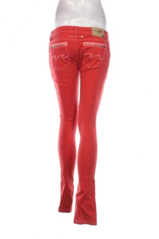 Damskie jeansy Billabong, Rozmiar L, Kolor Czerwony, Cena 59,99 zł