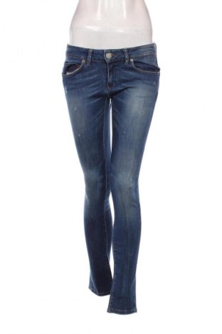 Damskie jeansy Calvin Klein Jeans, Rozmiar S, Kolor Niebieski, Cena 109,99 zł