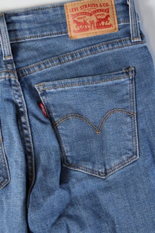 Γυναικείο Τζίν Levi's, Μέγεθος S, Χρώμα Μπλέ, Τιμή 18,99 €